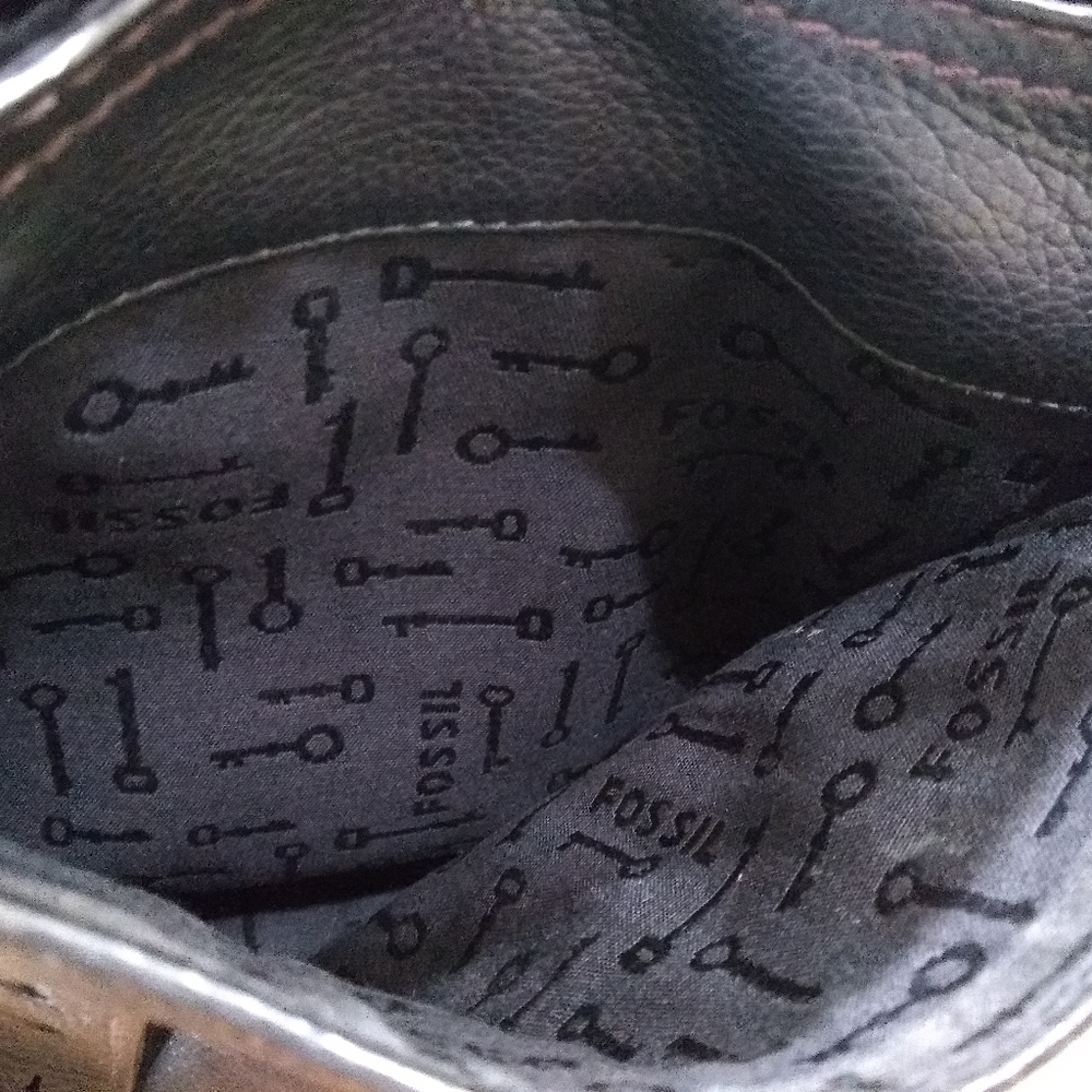 Fossil Maddox Black Leather Medium Crossbody Bag. Very good used condition. On - Picture 3 of 13